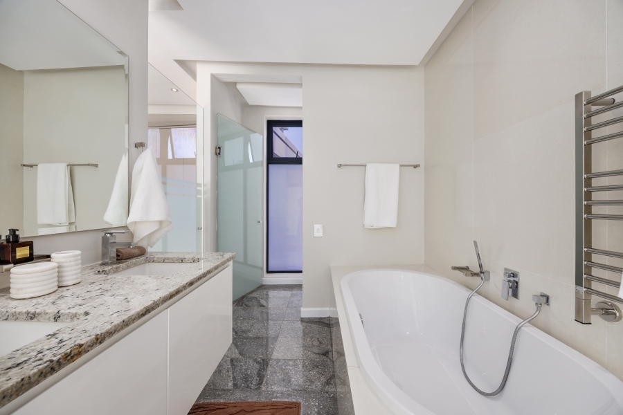 To Let 4 Bedroom Property for Rent in Camps Bay Western Cape